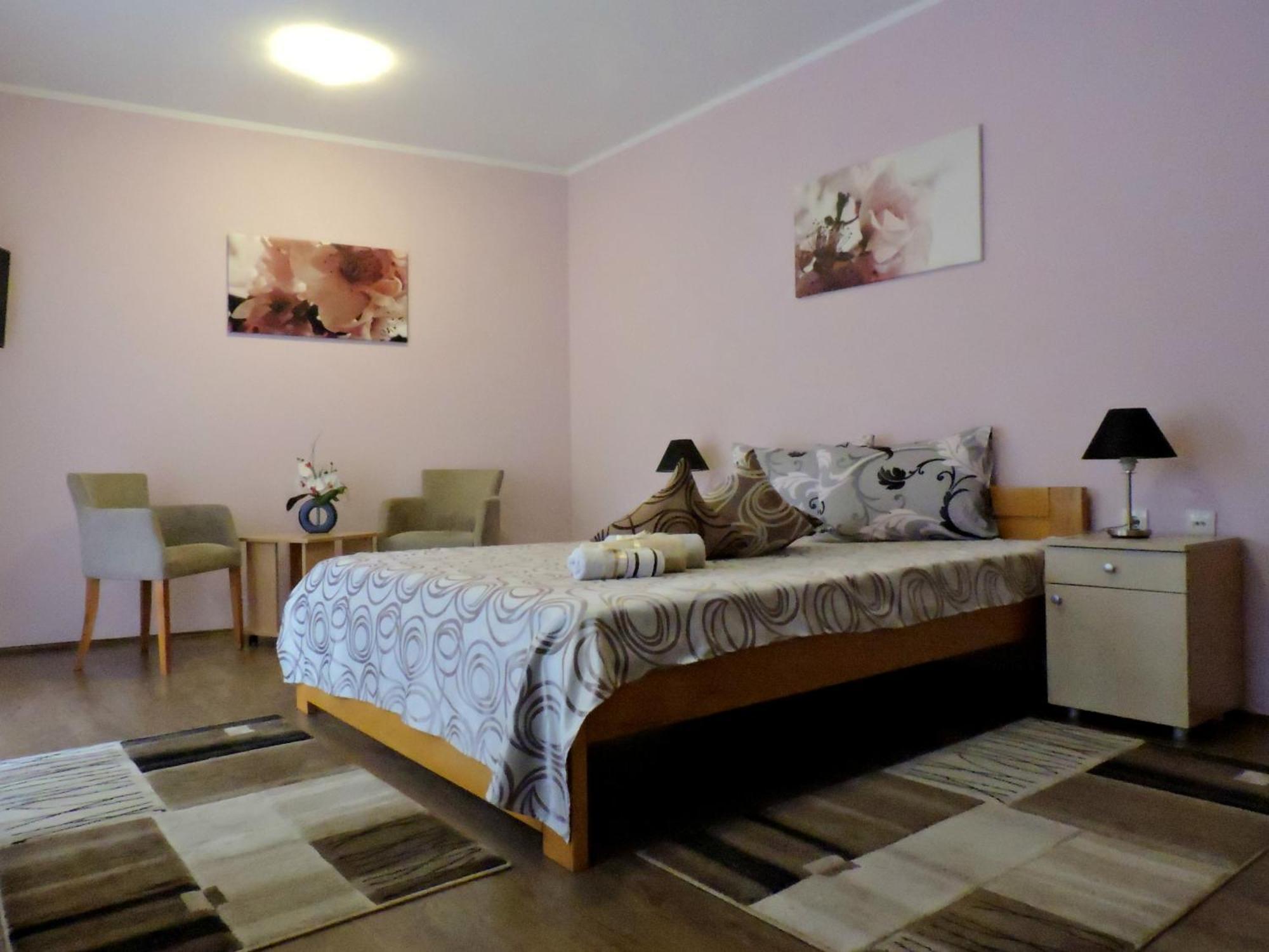 B&B Zmajevo Gnezdo 021 Sremska Kamenica Экстерьер фото