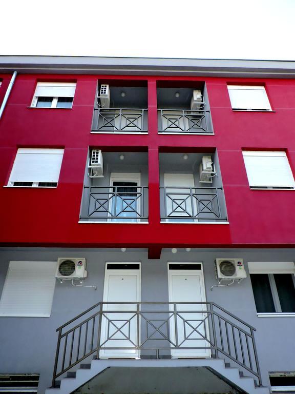 B&B Zmajevo Gnezdo 021 Sremska Kamenica Экстерьер фото