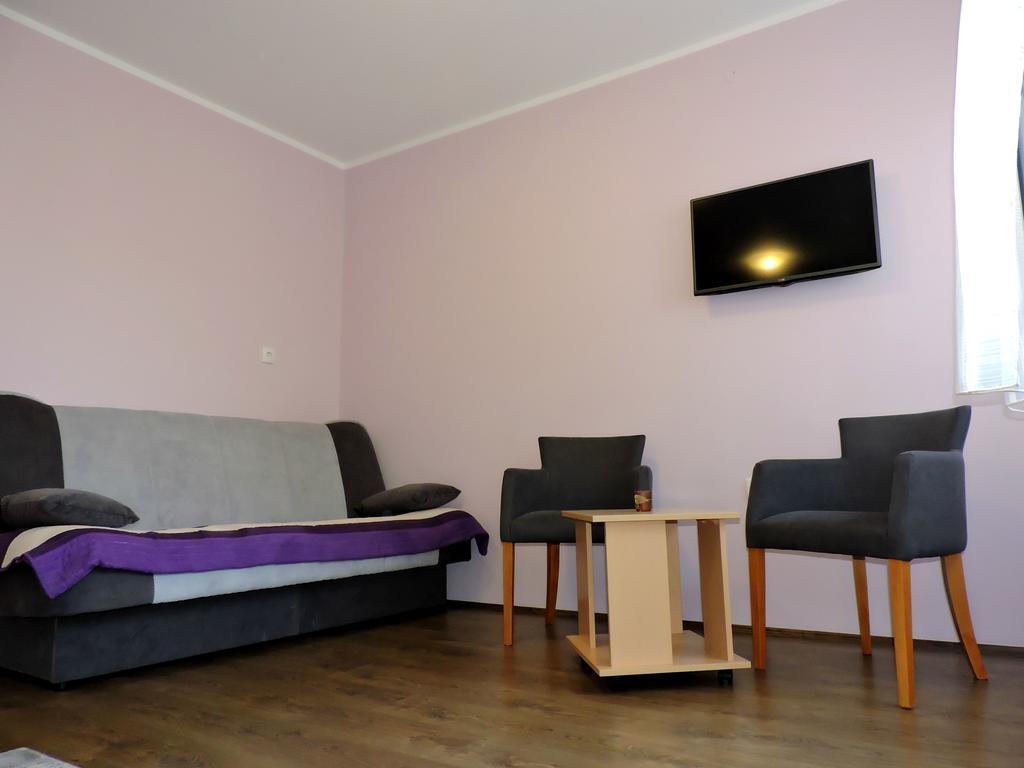 B&B Zmajevo Gnezdo 021 Sremska Kamenica Номер фото